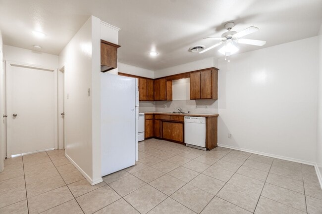 Building Photo - 6824-6826 Jackson Duplex