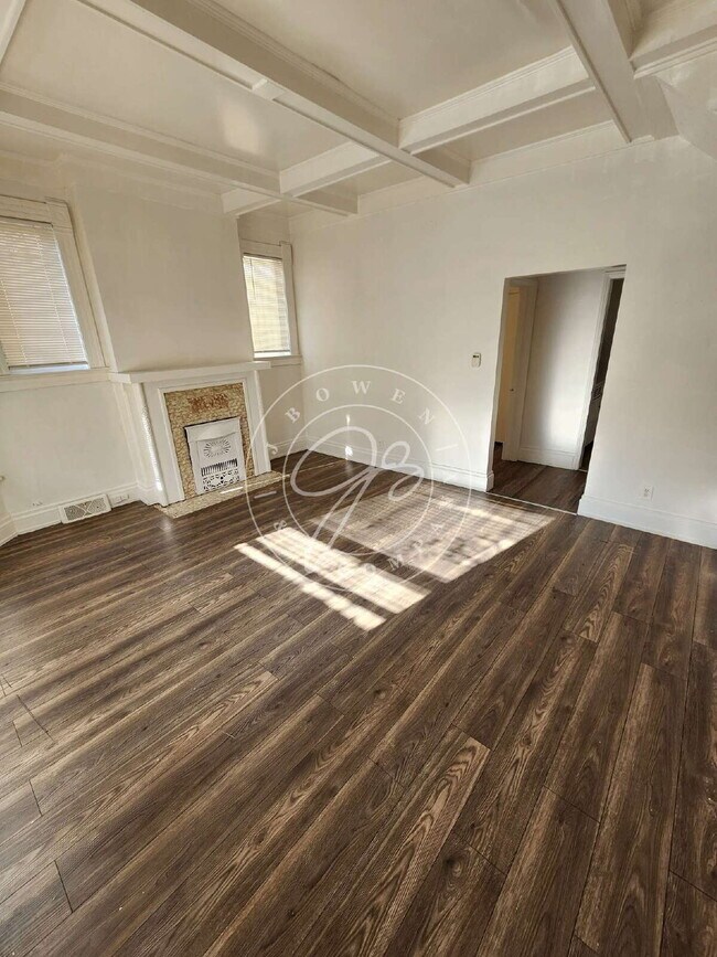 Building Photo - 1 bed 1st floor unit in South Toledo