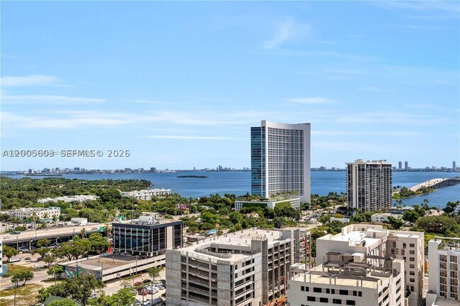 Building Photo - 121 NE 34th St