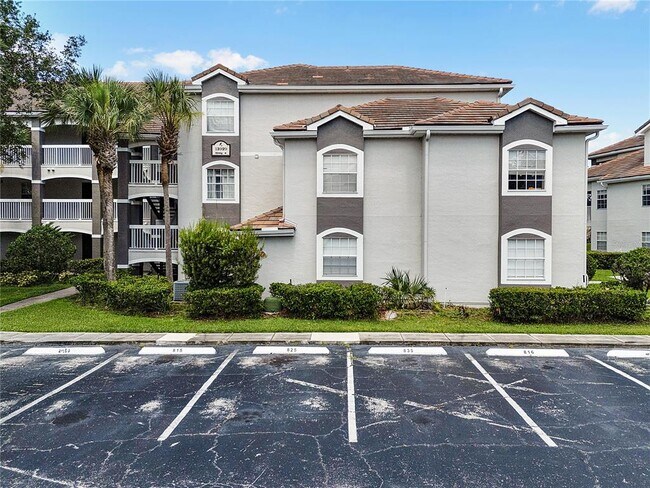 Building Photo - 13929 Fairway Island Dr