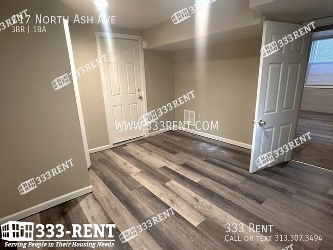 Building Photo - 117 N Ash Ave