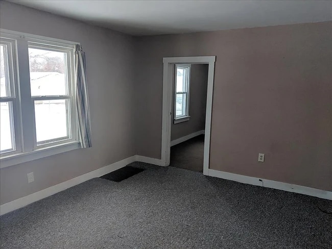 Building Photo - 1219 Snelling St