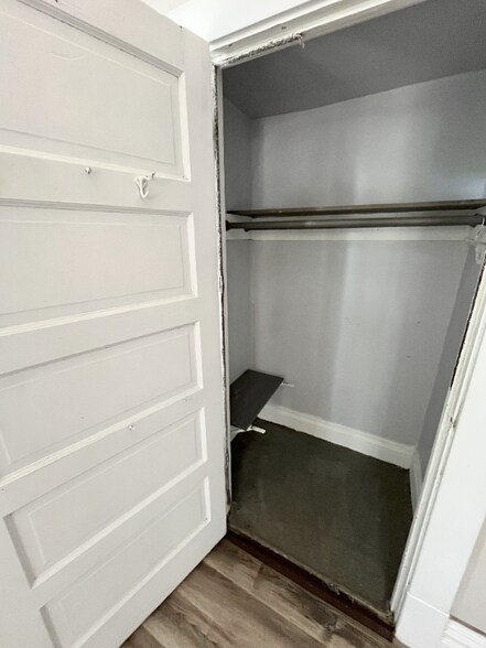 Building Photo - 1403 5th Ave