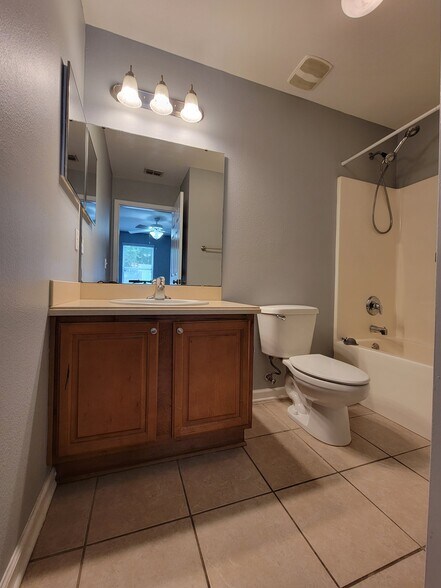 Building Photo - 1659 Quazar Rd