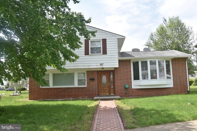 Building Photo - 6820 Cherokee Dr