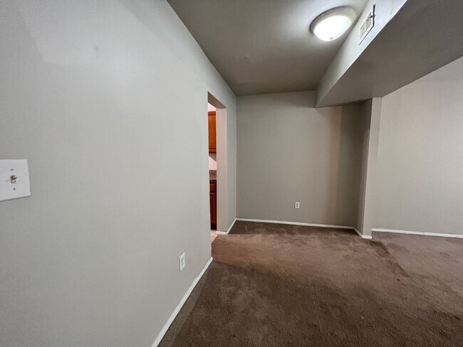 Building Photo - 3 bedroom Townhome in Portsmouth