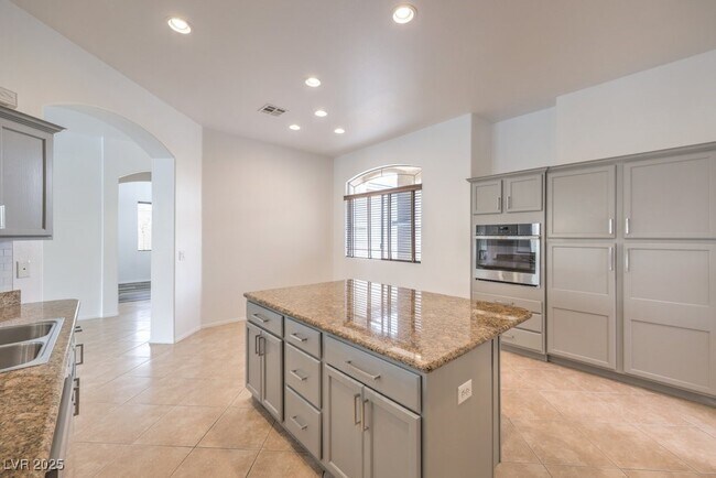 Building Photo - 10640 Warrior Ct
