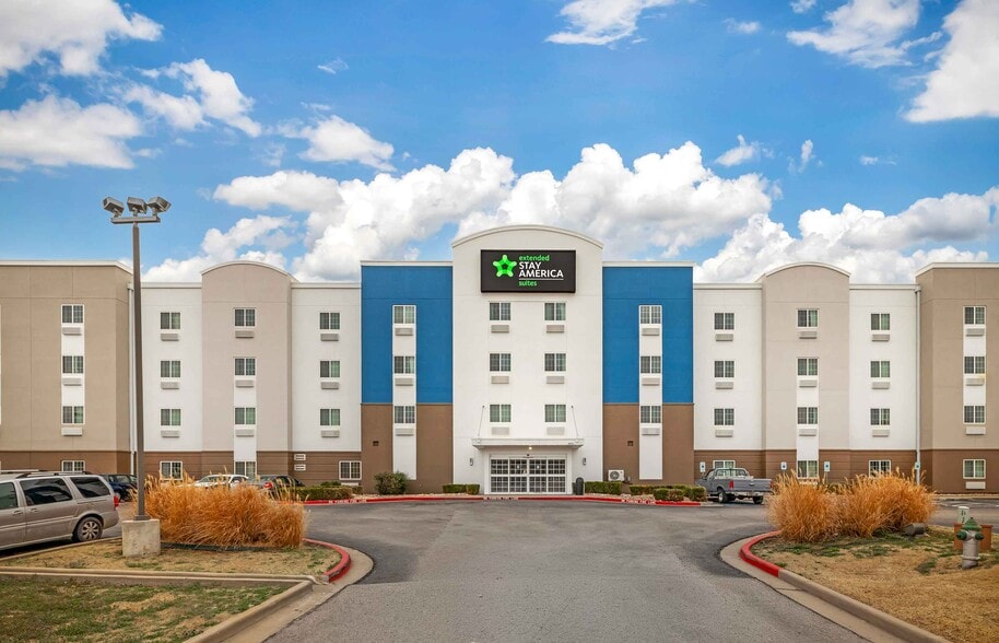 Building Photo - Furnished Studio-Bartlesville - Hwy 75