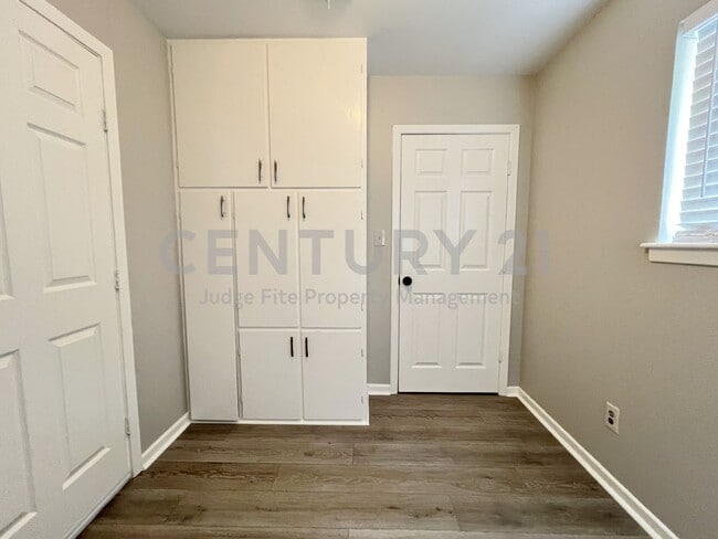 Building Photo - Beautifully Refreshed 3/2/2 in Fort Worth Ready for Immediate Occupancy!