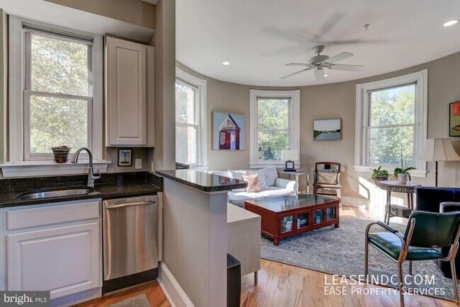 Building Photo - 1201 Q St NW