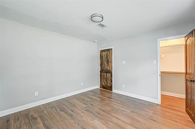 Building Photo - 5611 Nina Lee Ln