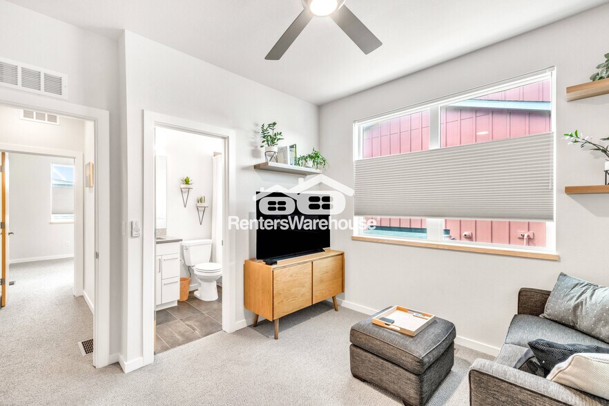 Building Photo - 864 Cimarron Dr