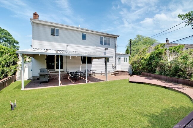 Building Photo - 977 Woodcliff Dr