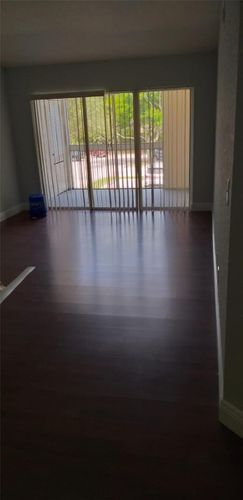 Building Photo - 9855 Westview Dr