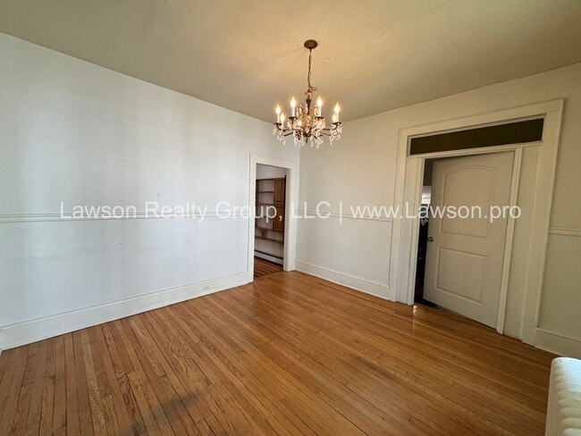 Building Photo - Large Raleigh Court Home on a Corner Lot