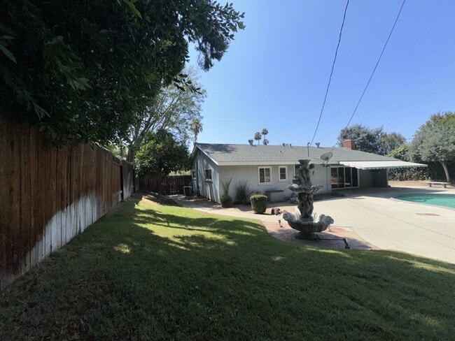 Building Photo - 3589 Mt Vernon Ave