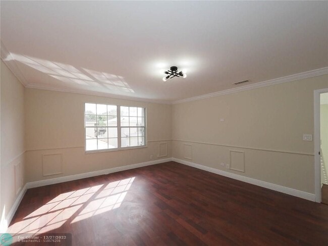 Building Photo - 10764 Lenox Rd