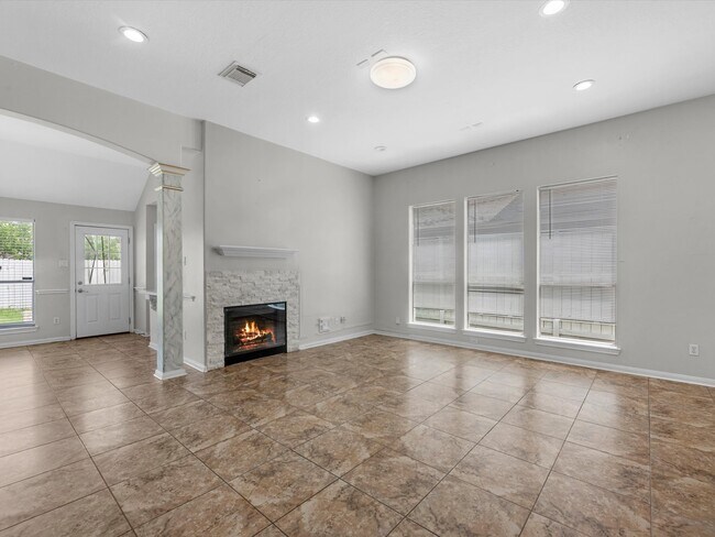 Building Photo - 18634 S Wimbledon Dr