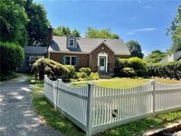 Building Photo - 46 Beechwood Rd