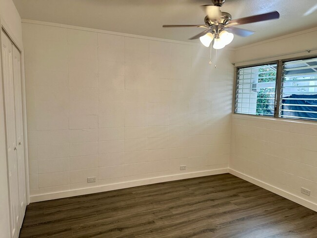 Building Photo - Single level 3 bedroom 2 bath townhome in ...