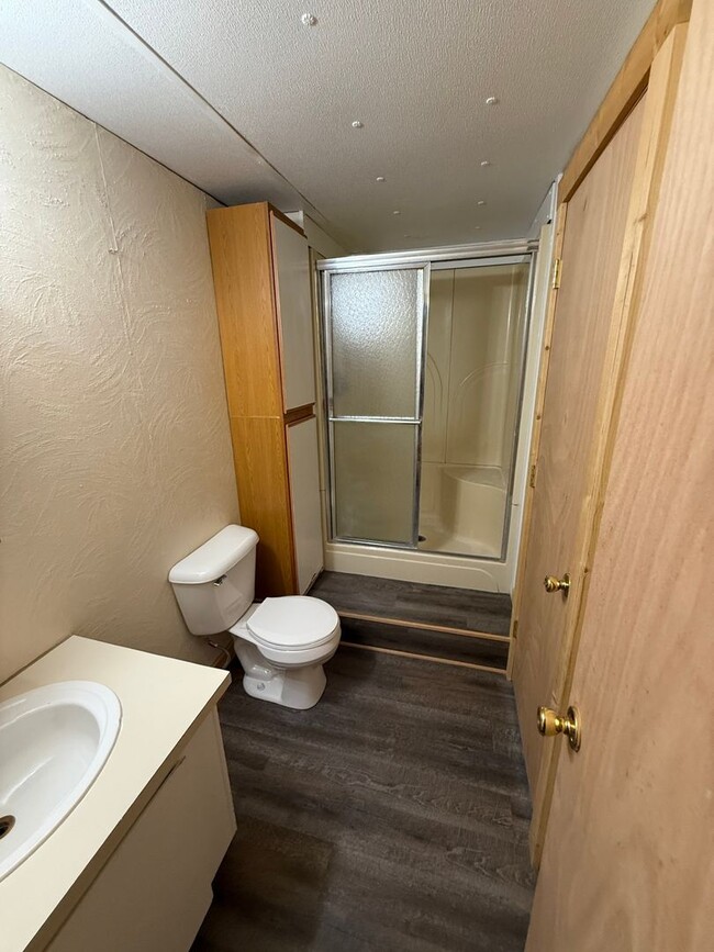 Building Photo - 3 Bed 2 Bath Updated Mobile Home with Fenc...