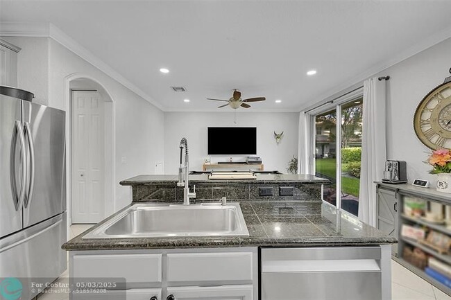 Building Photo - 81 Legacy Ct
