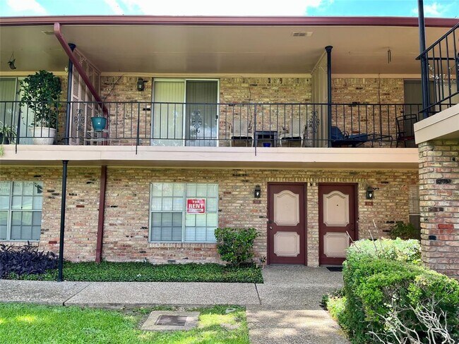 Building Photo - 7600 Burgoyne Dr.