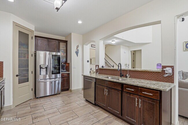 Building Photo - 12081 Silver Crown