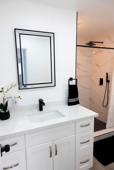 Bathroom 1 - 53130 Avenida Mendoza