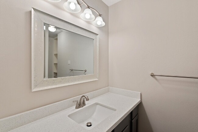 Building Photo - 2411 Cypressvine Dr