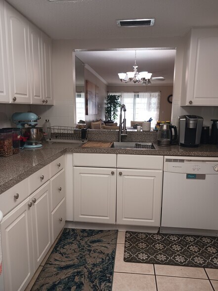Building Photo - 2624 Woodgate Ln