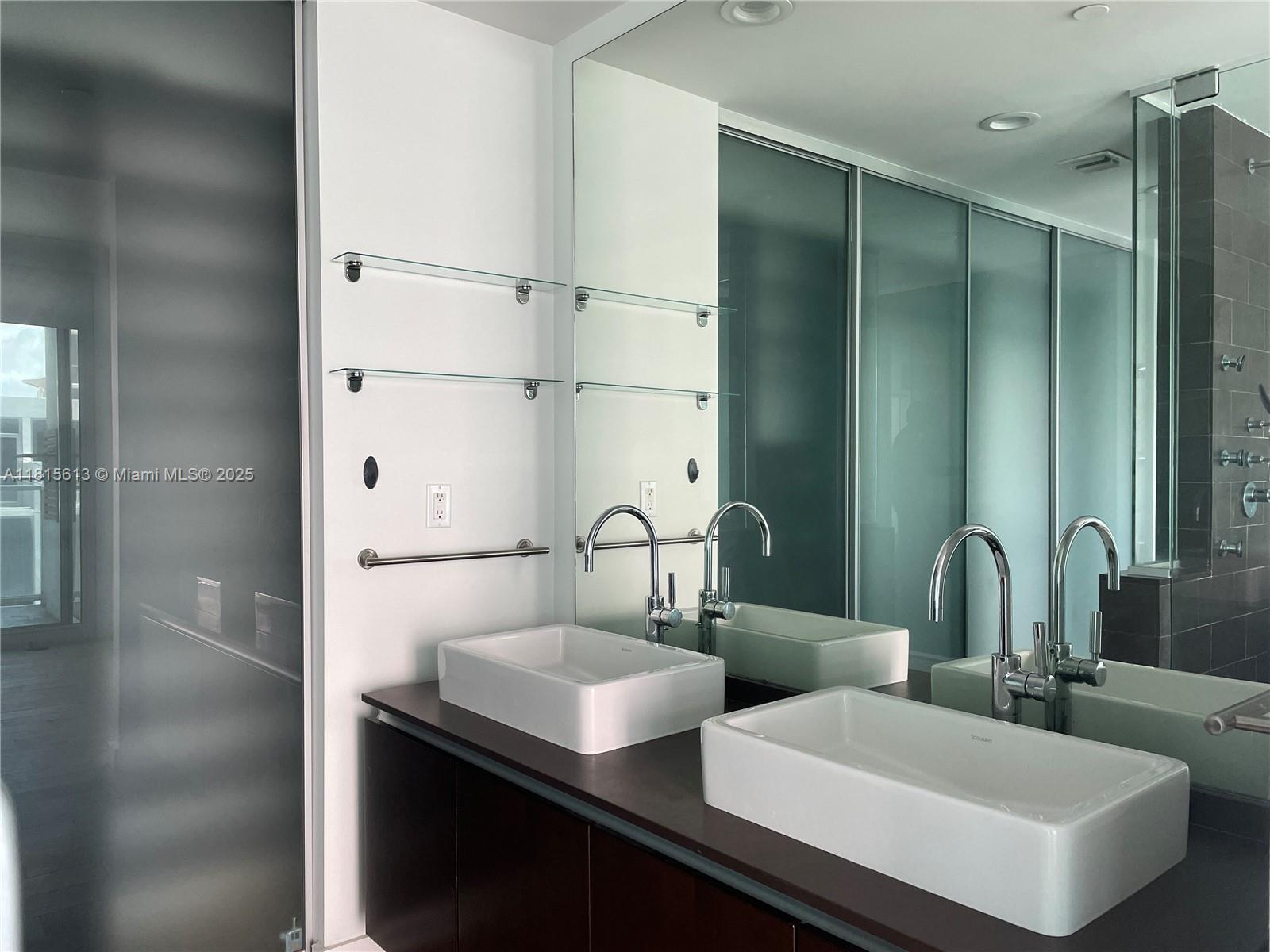 Building Photo - 1040 Biscayne Blvd
