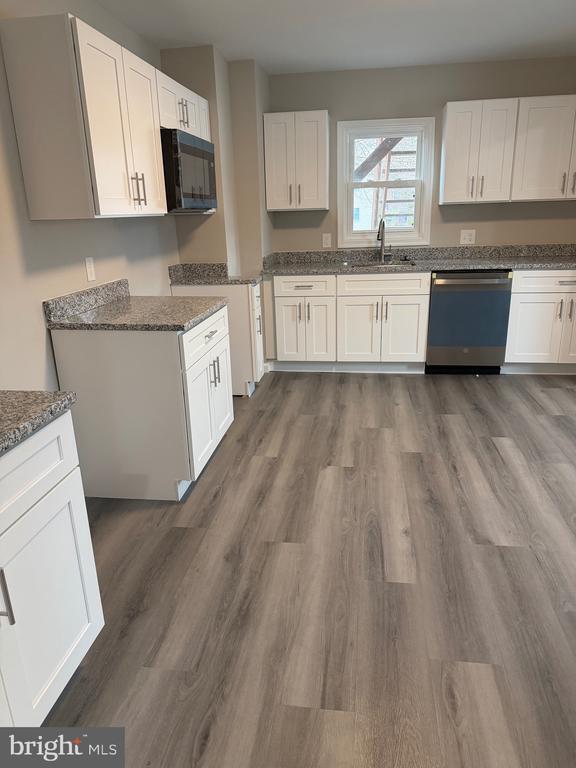 Building Photo - 224 E Main St