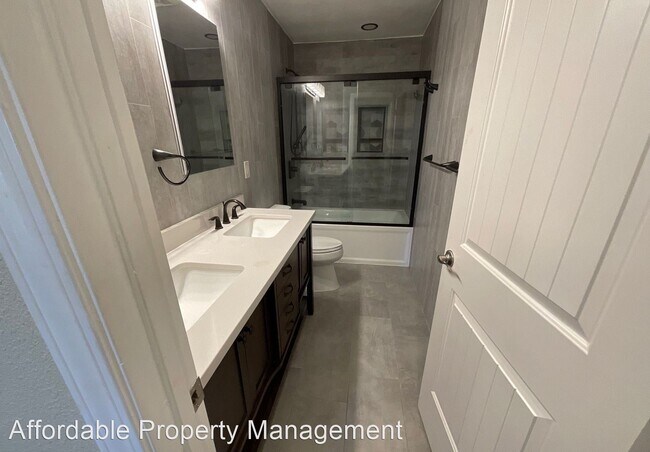 Building Photo - 4 br, 3 bath House - 2820 Donizetti Court