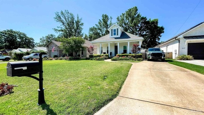 Building Photo - 1633 E Hatton St