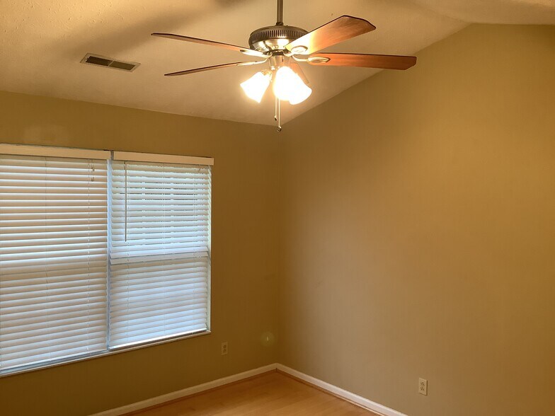 Building Photo - 6493 Lorinda Dr