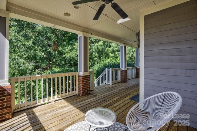 Building Photo - 909 Woodruff Pl