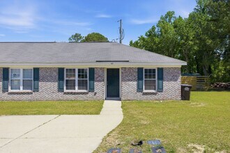 Building Photo - Renovated Apartment for rent