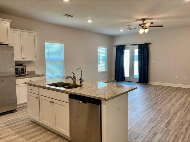 Building Photo - 492 Vermilion Cir