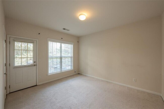 Building Photo - 1369 Thornborough Dr