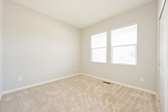 Building Photo - 5031 S Rome St