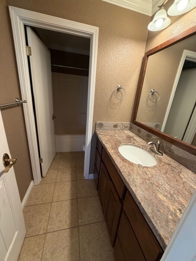 Building Photo - Convenient 3 Bed Home in Sycamore Ranch, Woodland, Near Bel Air Market & Pioneer High