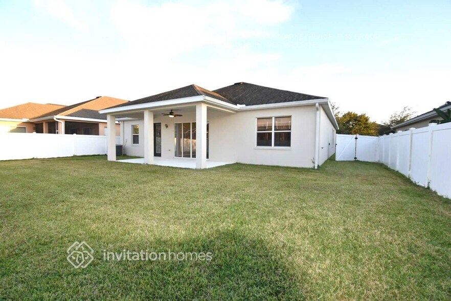 Building Photo - 20018 Oakflower Ave