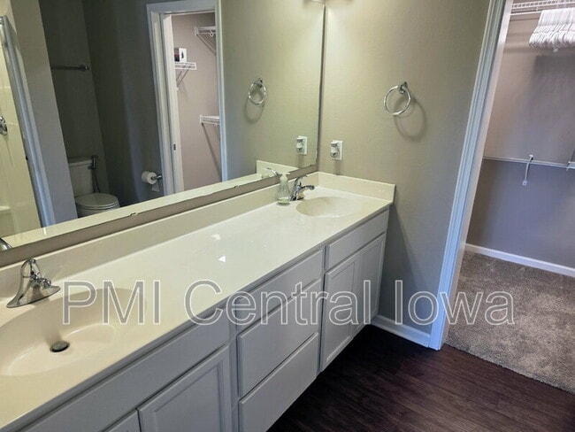 Building Photo - 2316 Hazeltine Pl