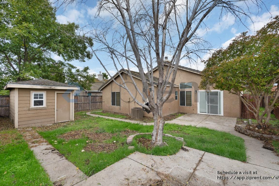 Building Photo - 8361 Delicato Way