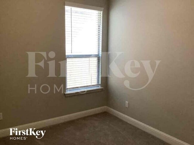 Building Photo - 111 Balsam Dr