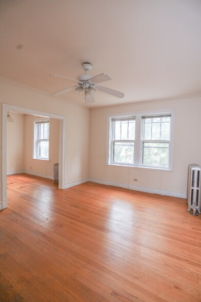 Primary Photo - 4909 N Glenwood Ave