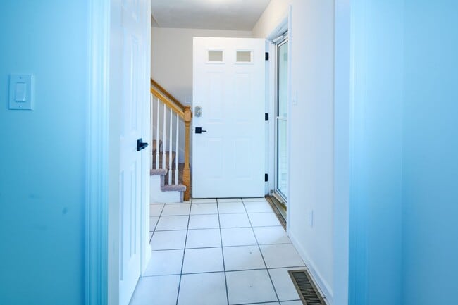 Building Photo - 3017 Fairchild Ln