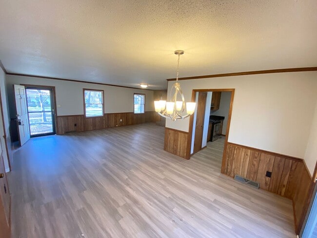 Building Photo - 3bed/2bath house on large lot with garage, Minutes from Hwy 73 and I-85, Close to Concord