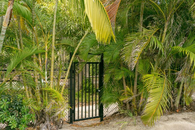 Building Photo - 4409 Fairway Dr N